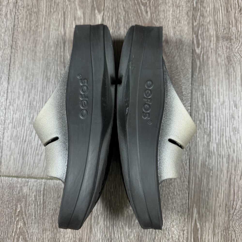 OOFOS OOmega OOahh Luxe Platform Recovery Slides Sandals Metallic Womens 9 - Picture 13 of 16